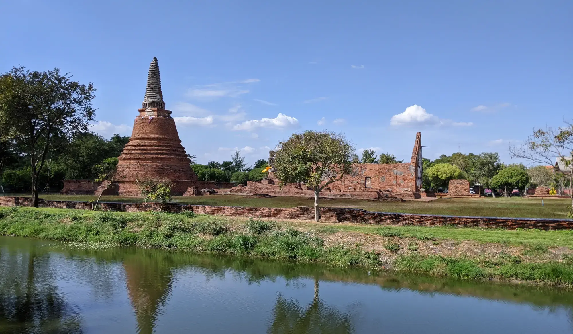 Wat Wora Chet Tha Ram