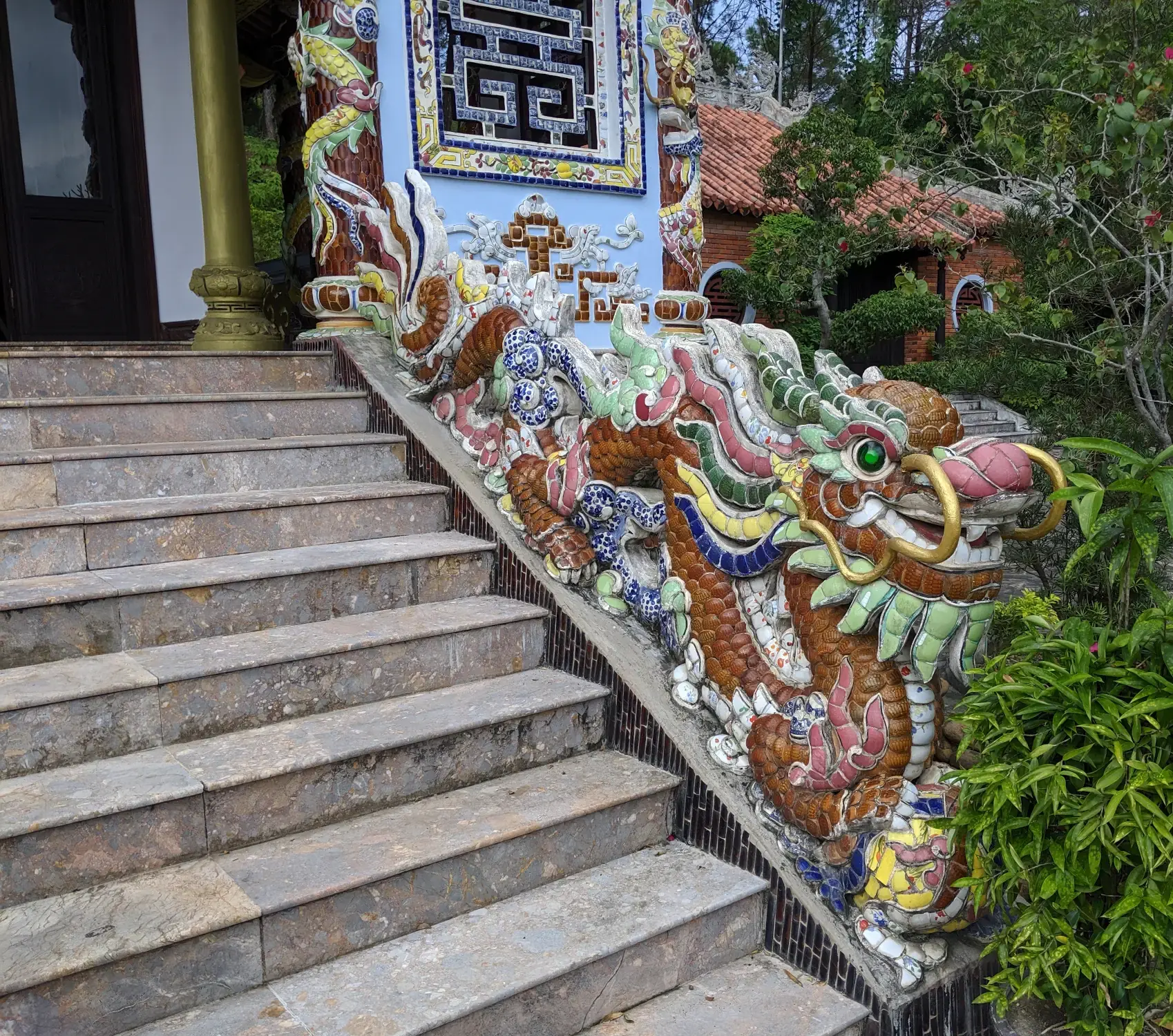 Huyen Tran Cultural Center