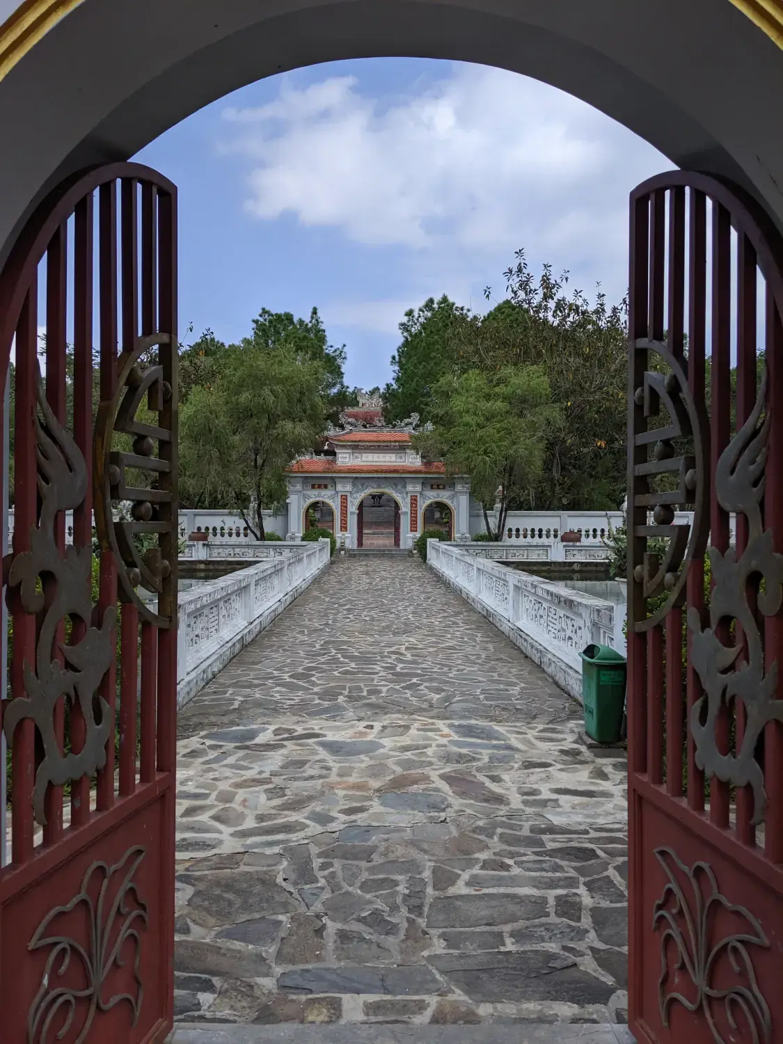 Huyen Tran Cultural Center