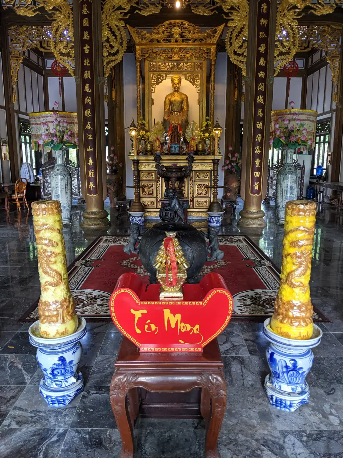 Huyen Tran Cultural Center