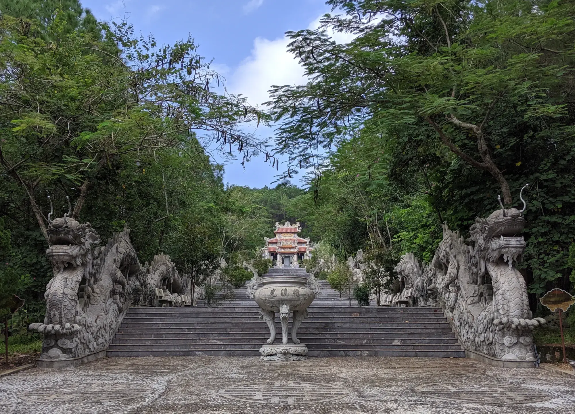 Huyen Tran Cultural Center