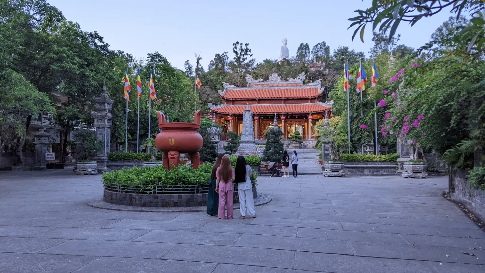 Chua Long Son Temple