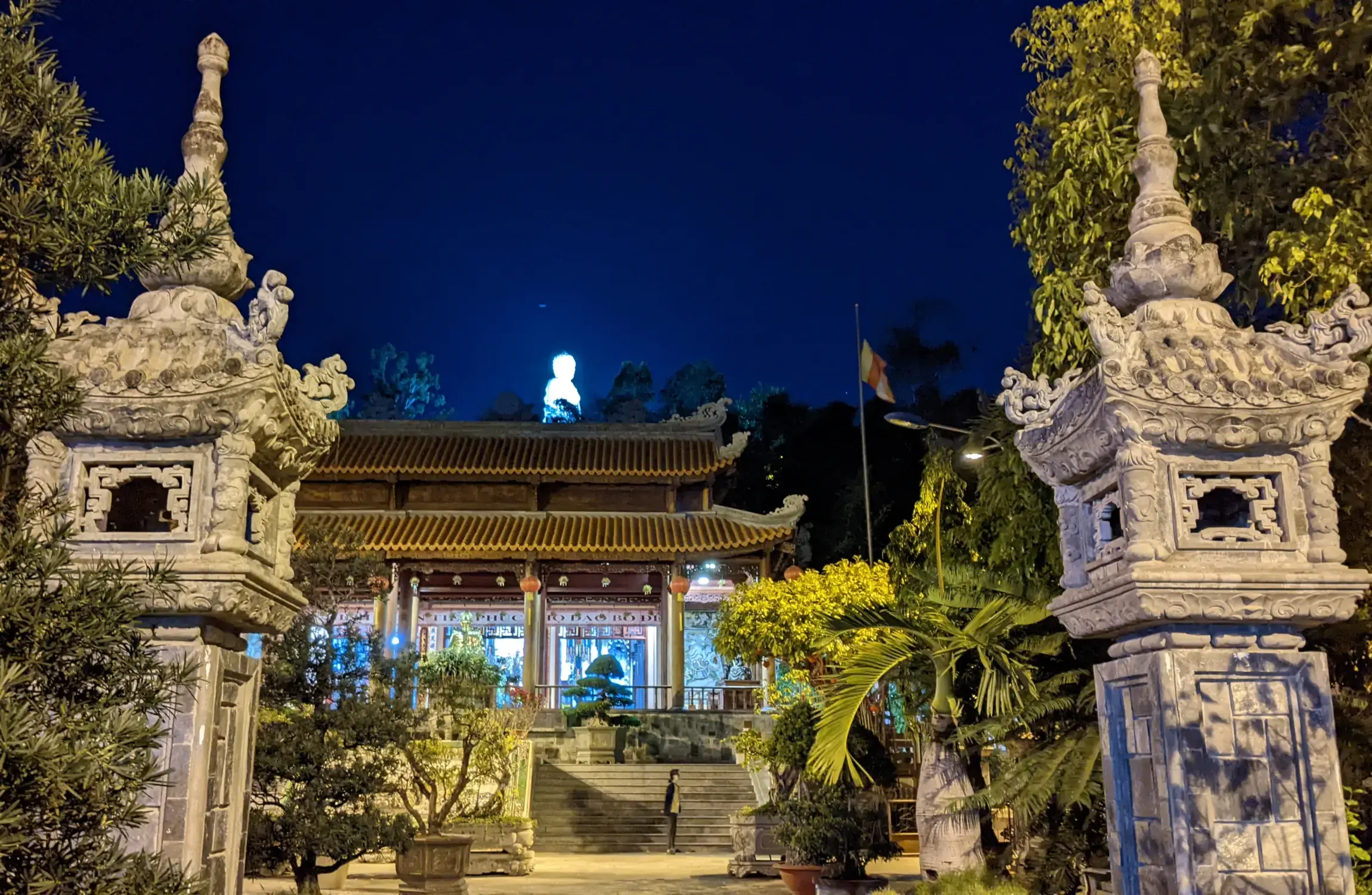 Chua Long Son Temple