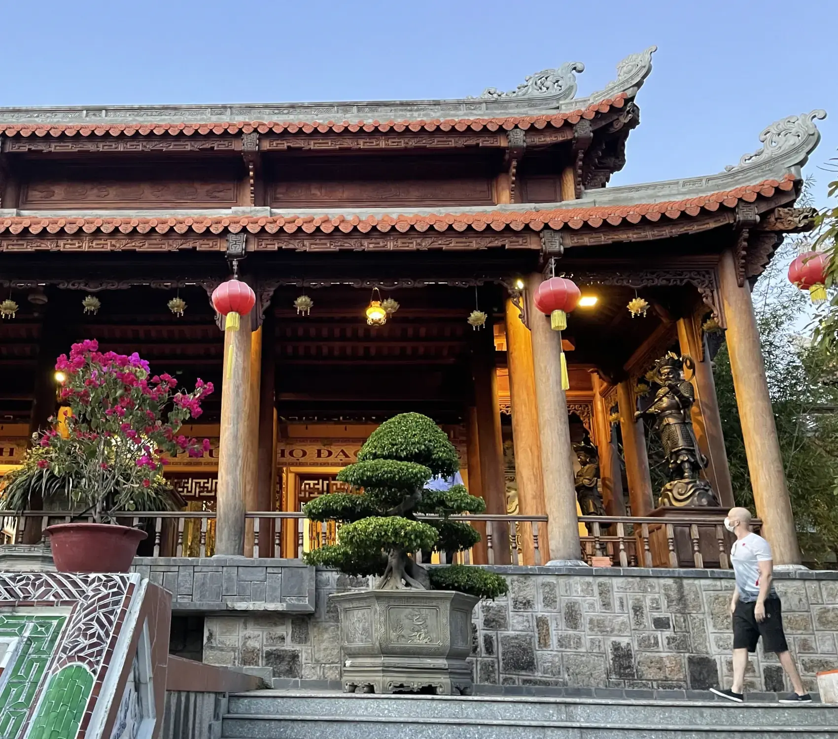 Chua Long Son Temple