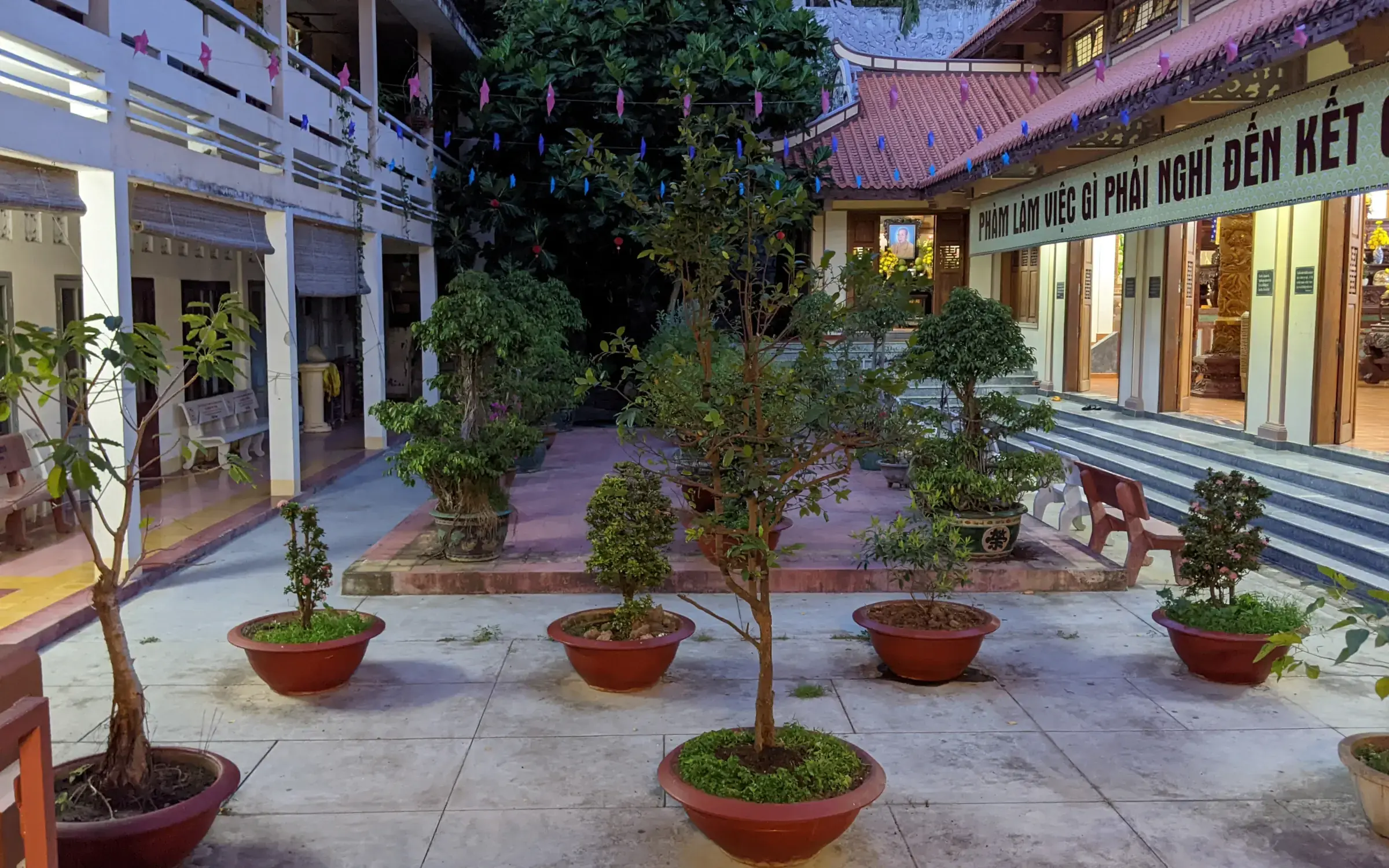 Chua Long Son Temple