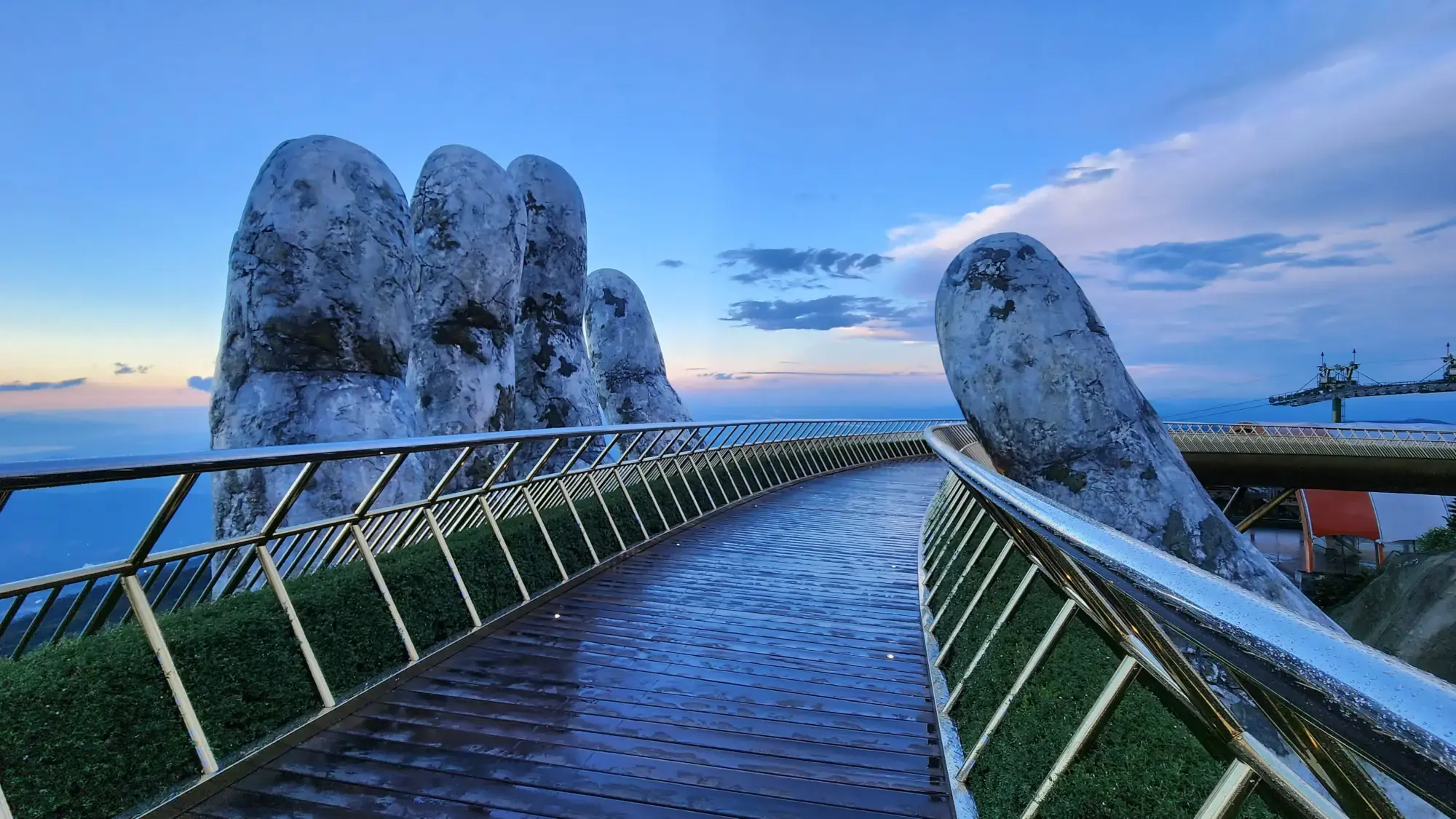 Ba Na Hills Golden Bridge