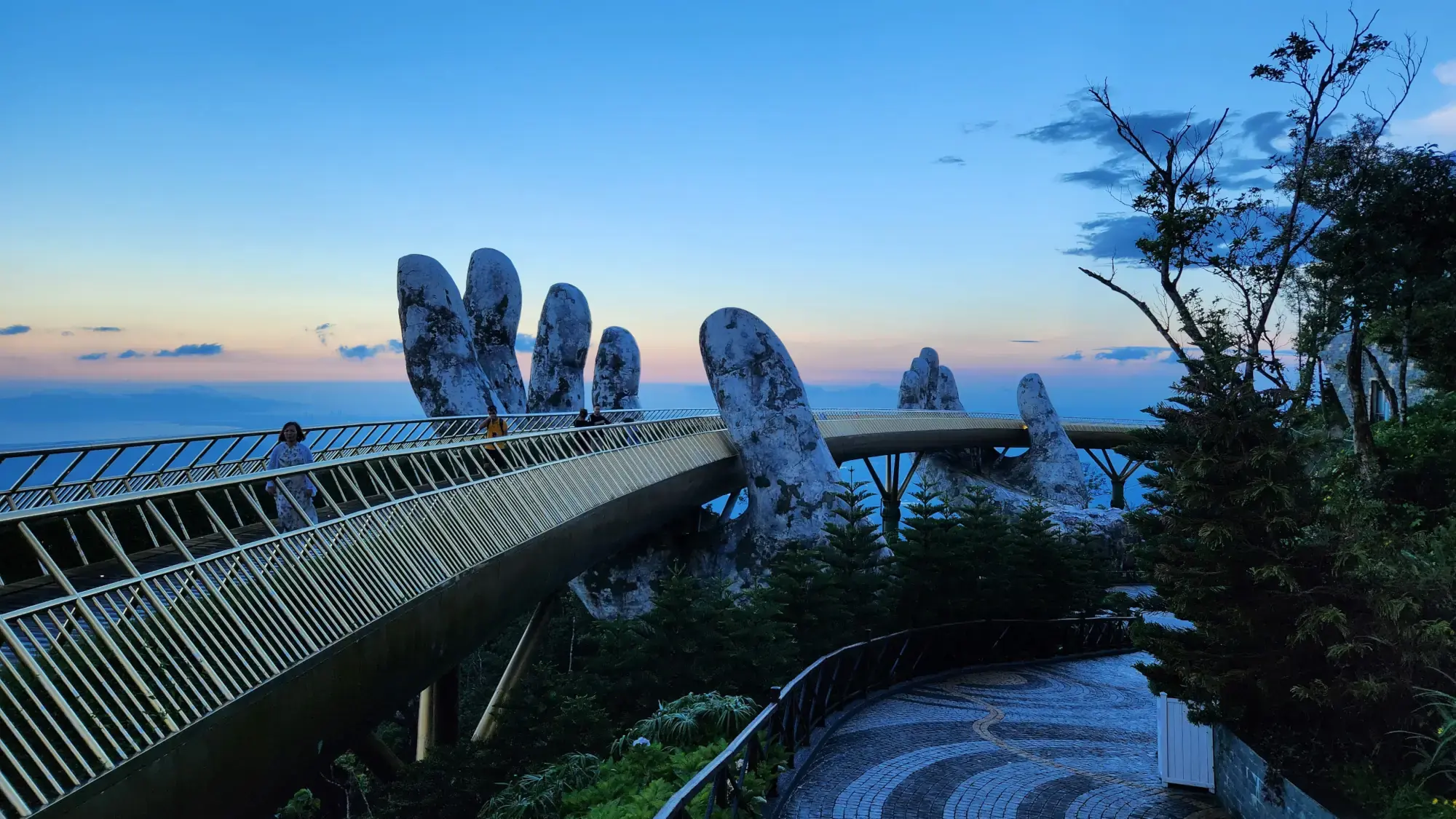 Ba Na Hills Golden Bridge