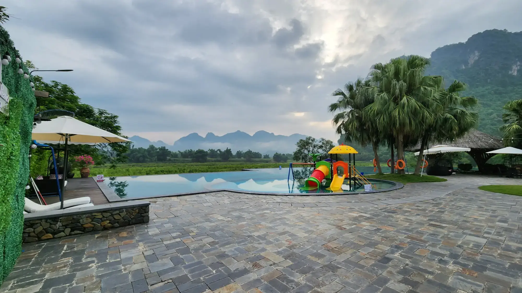 Serena Kim Boi pools