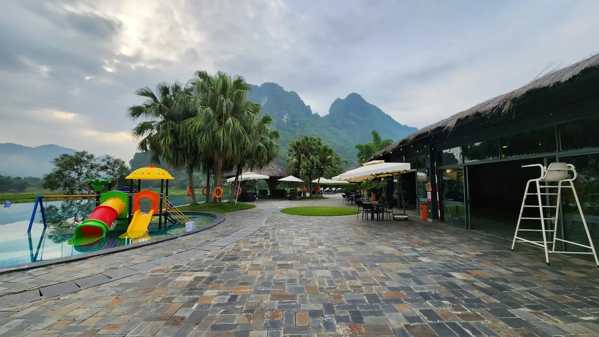 Serena Kim Boi pools