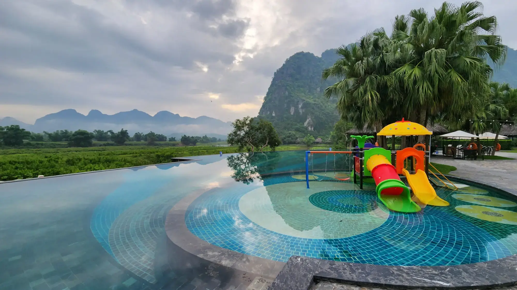 Serena Kim Boi pools