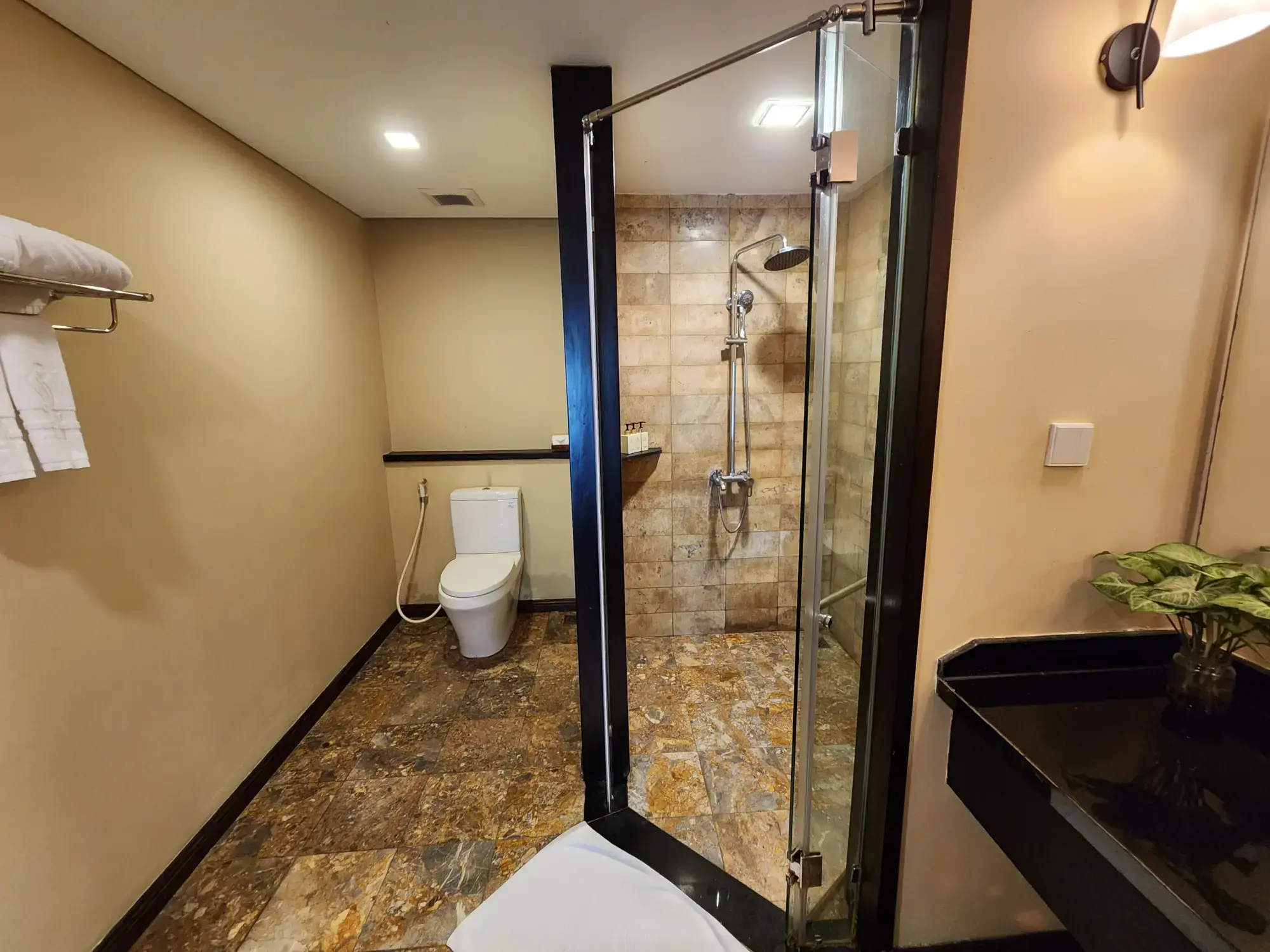 Serena Kim Boi bathroom