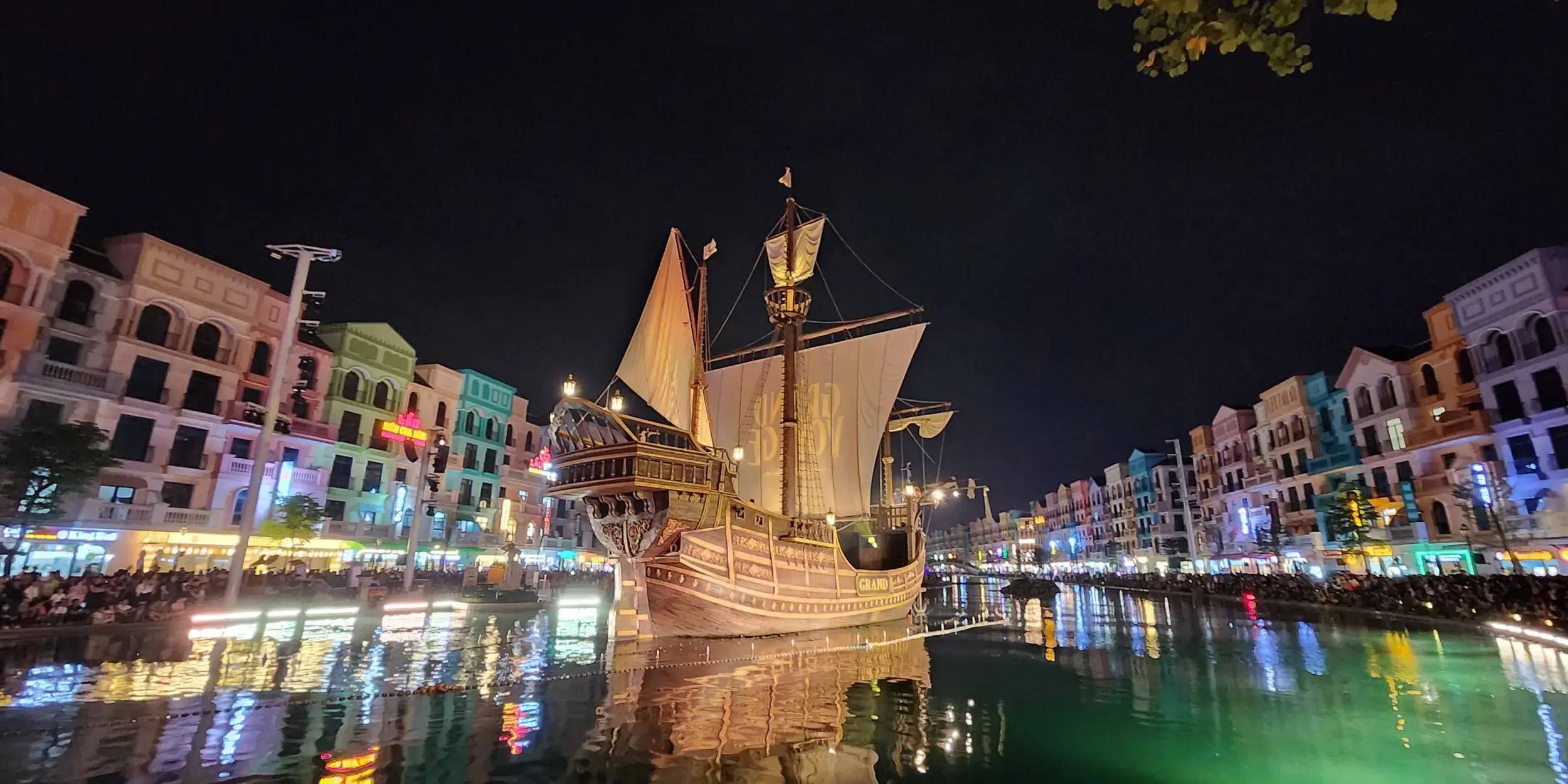 An Afternoon in Ocean Park 2 and 3, Hung Yen, Vietnam