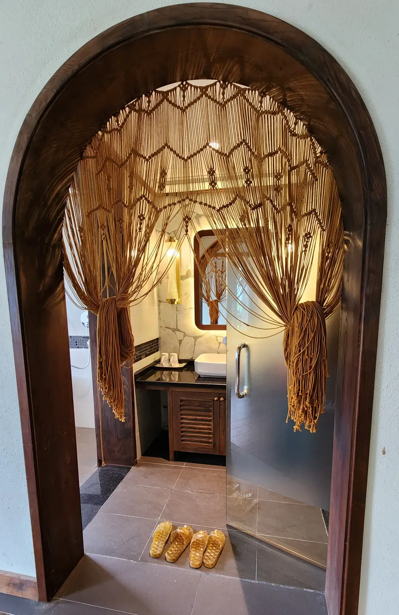 CatCat Hills Cabin Bathroom