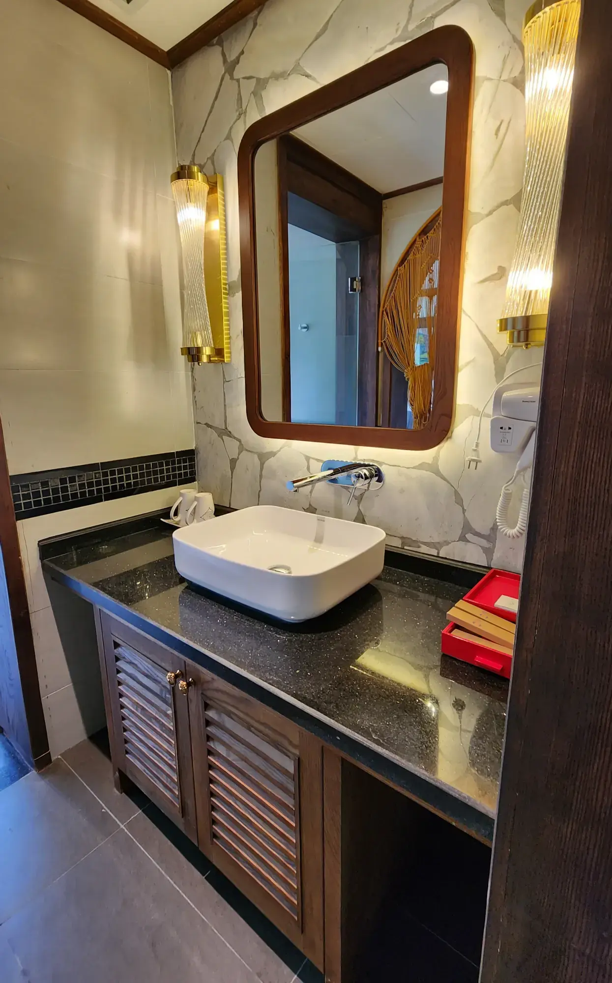 CatCat Hills Cabin Bathroom