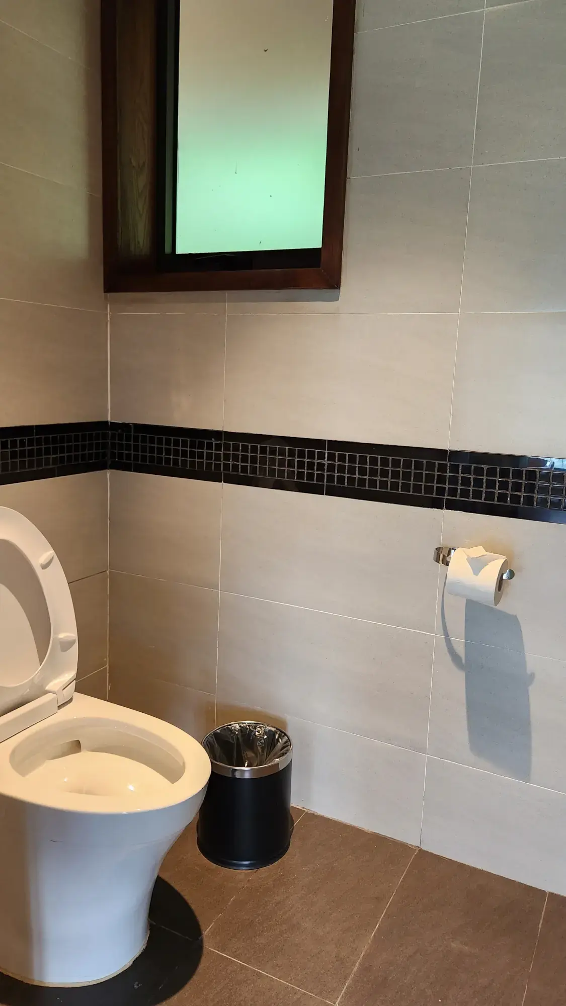 CatCat Hills Cabin Shower