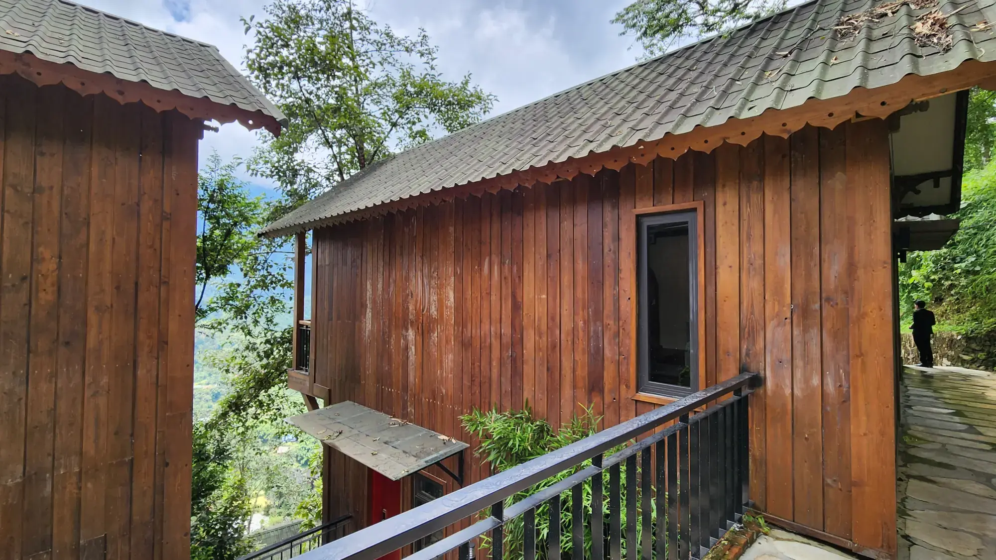 CatCat Hills Cabin Exterior