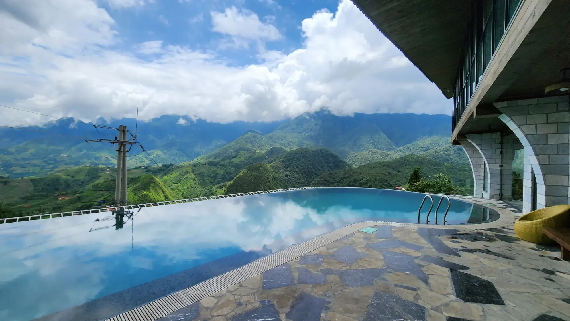 CatCat Hills Infinity Pool