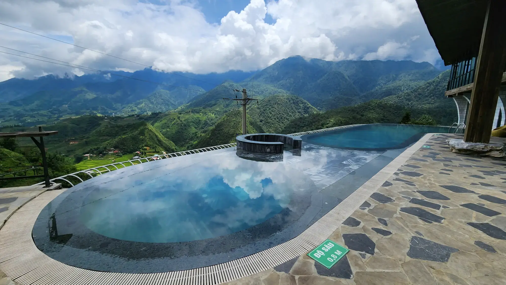 CatCat Hills Infinity Pool