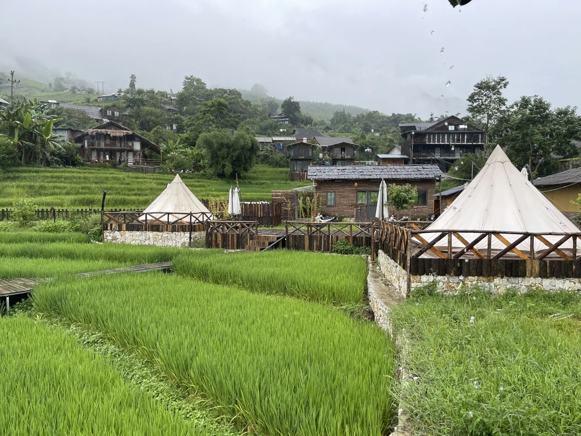S Plus Bungalow - Rainy days in Sapa