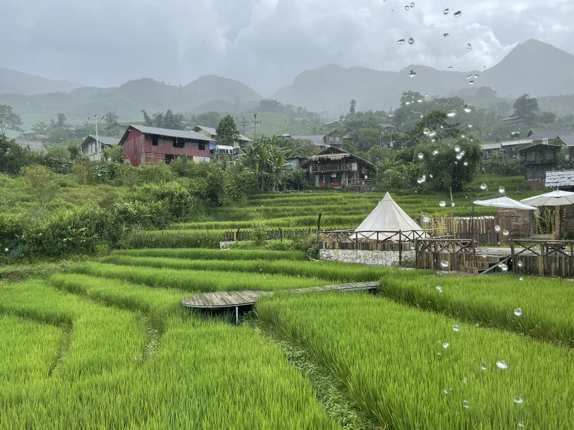 S Plus Bungalow - Rainy days in Sapa