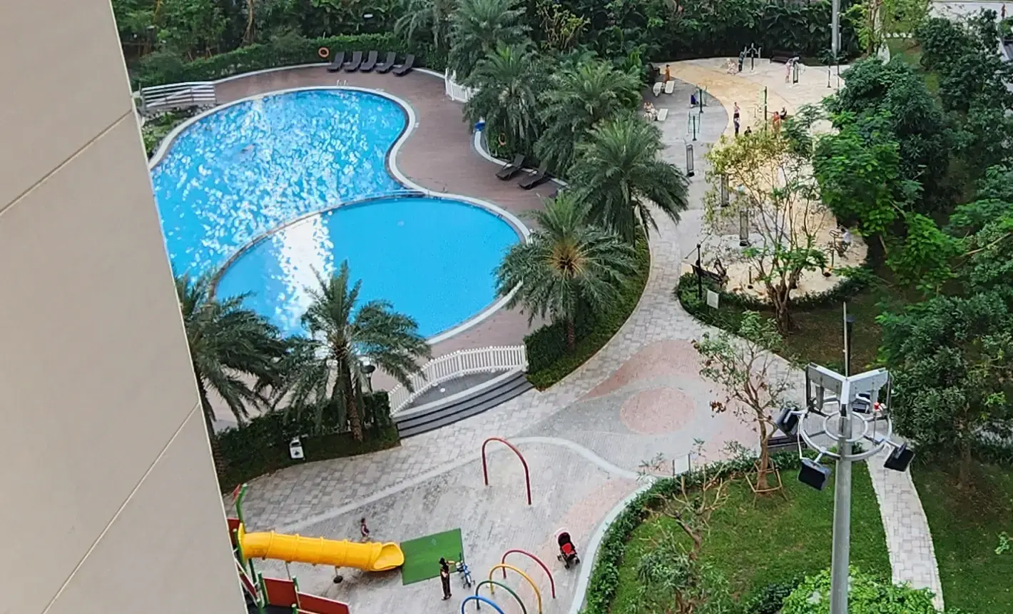 Vinhomes Smart City - pool