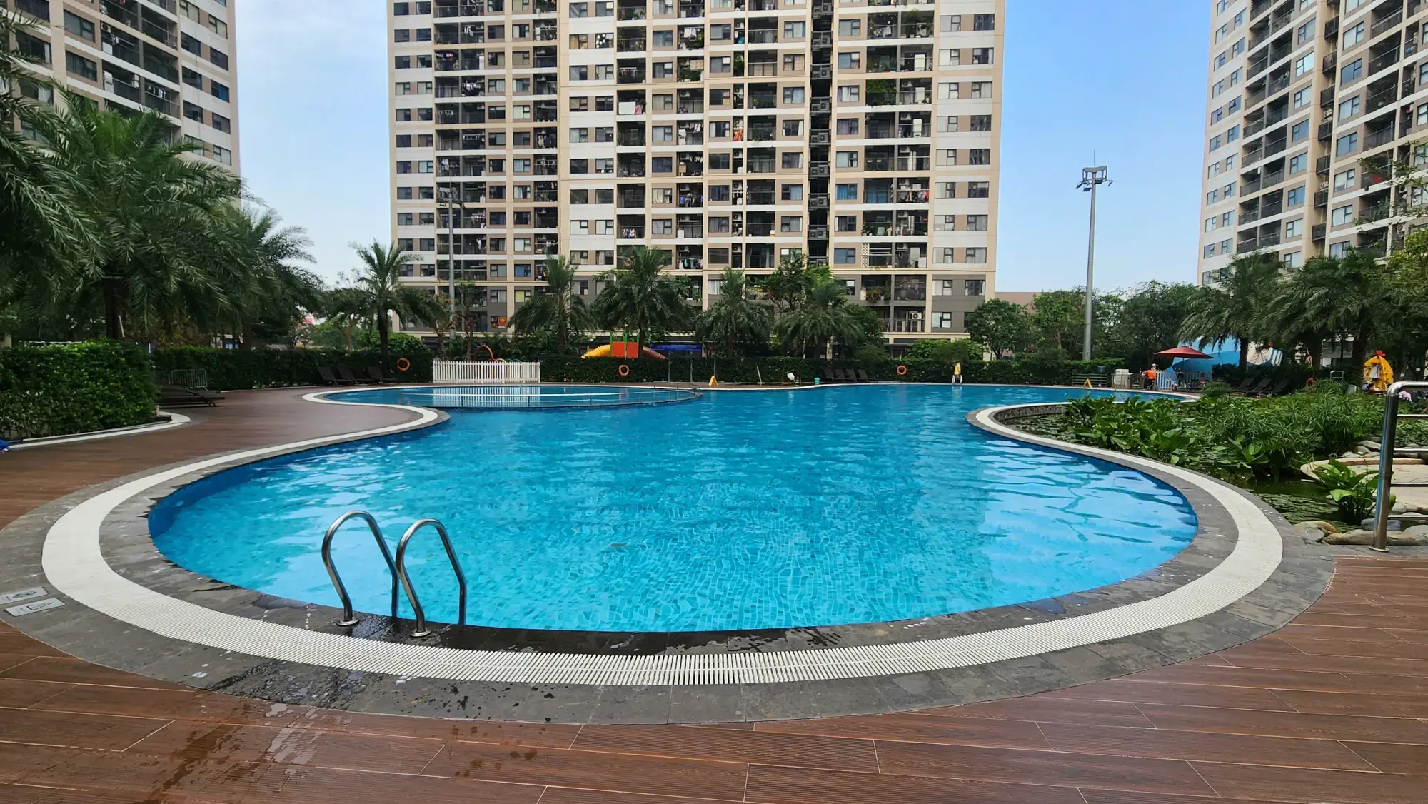 Vinhomes Smart City - pool