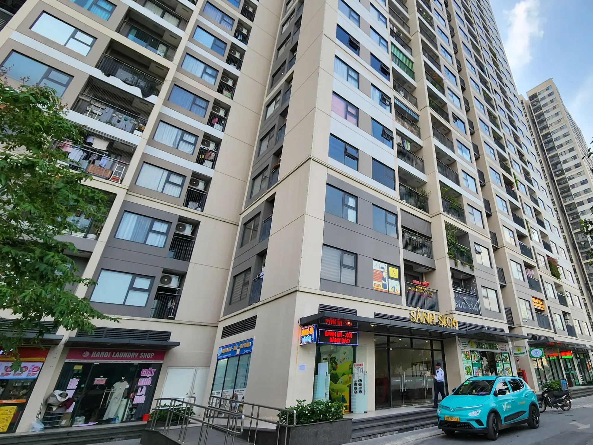 Vinhomes Smart City - shops