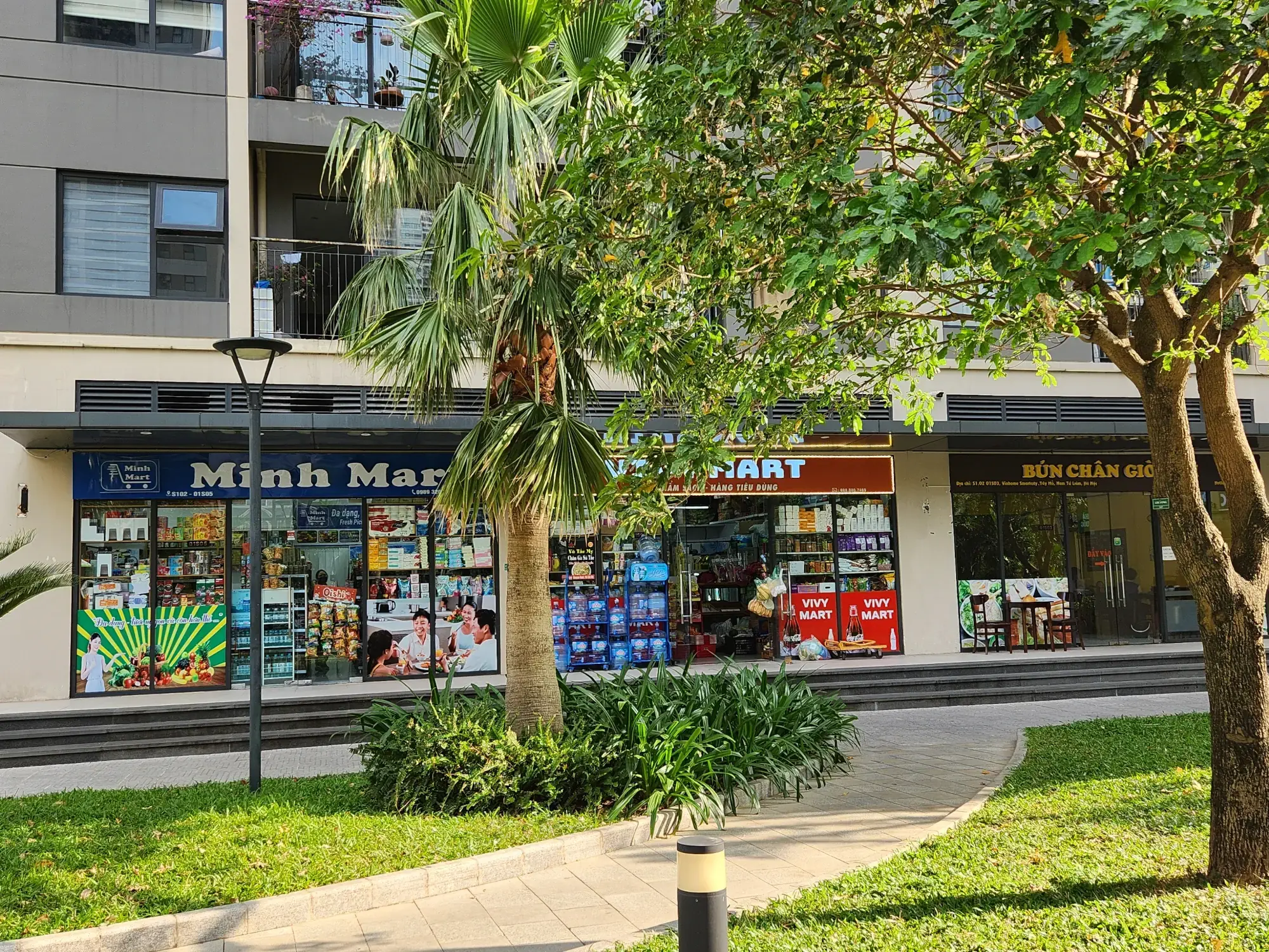 Vinhomes Smart City - shops