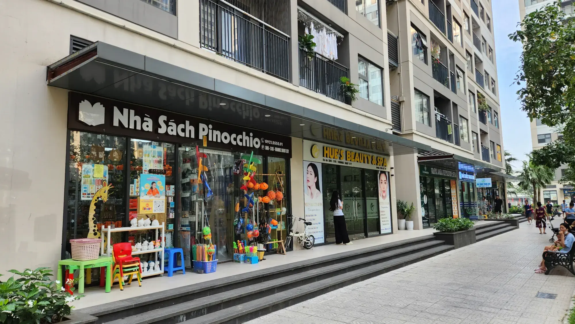 Vinhomes Smart City - shops