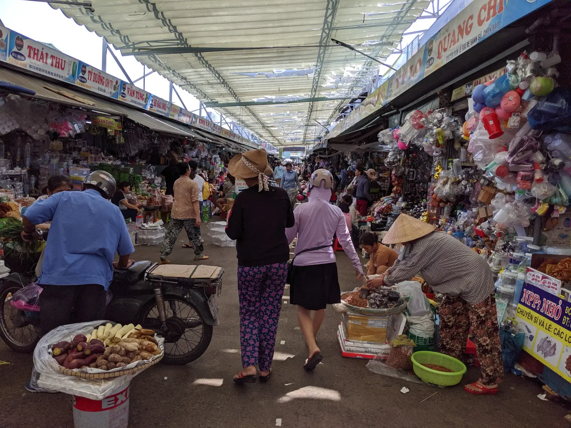 Con Market Con Market