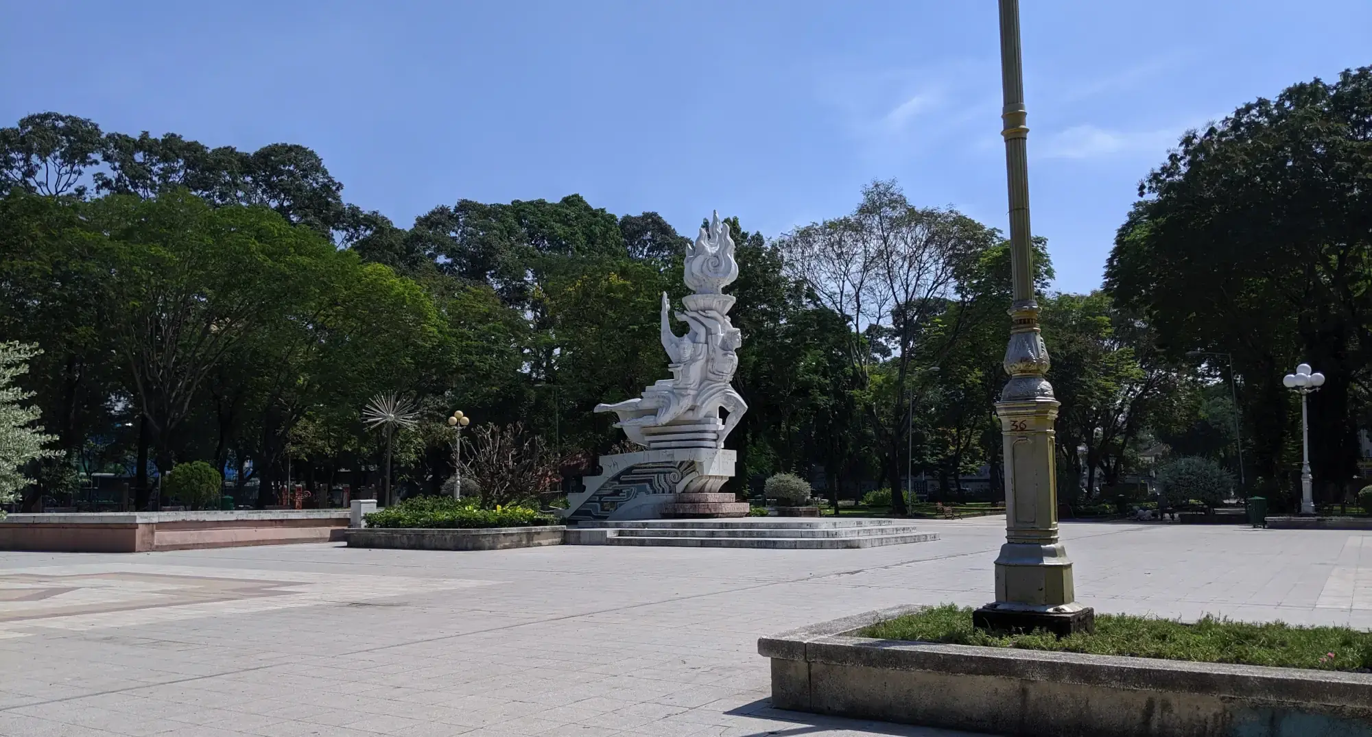 Le Van Tam Park Le Van Tam Park