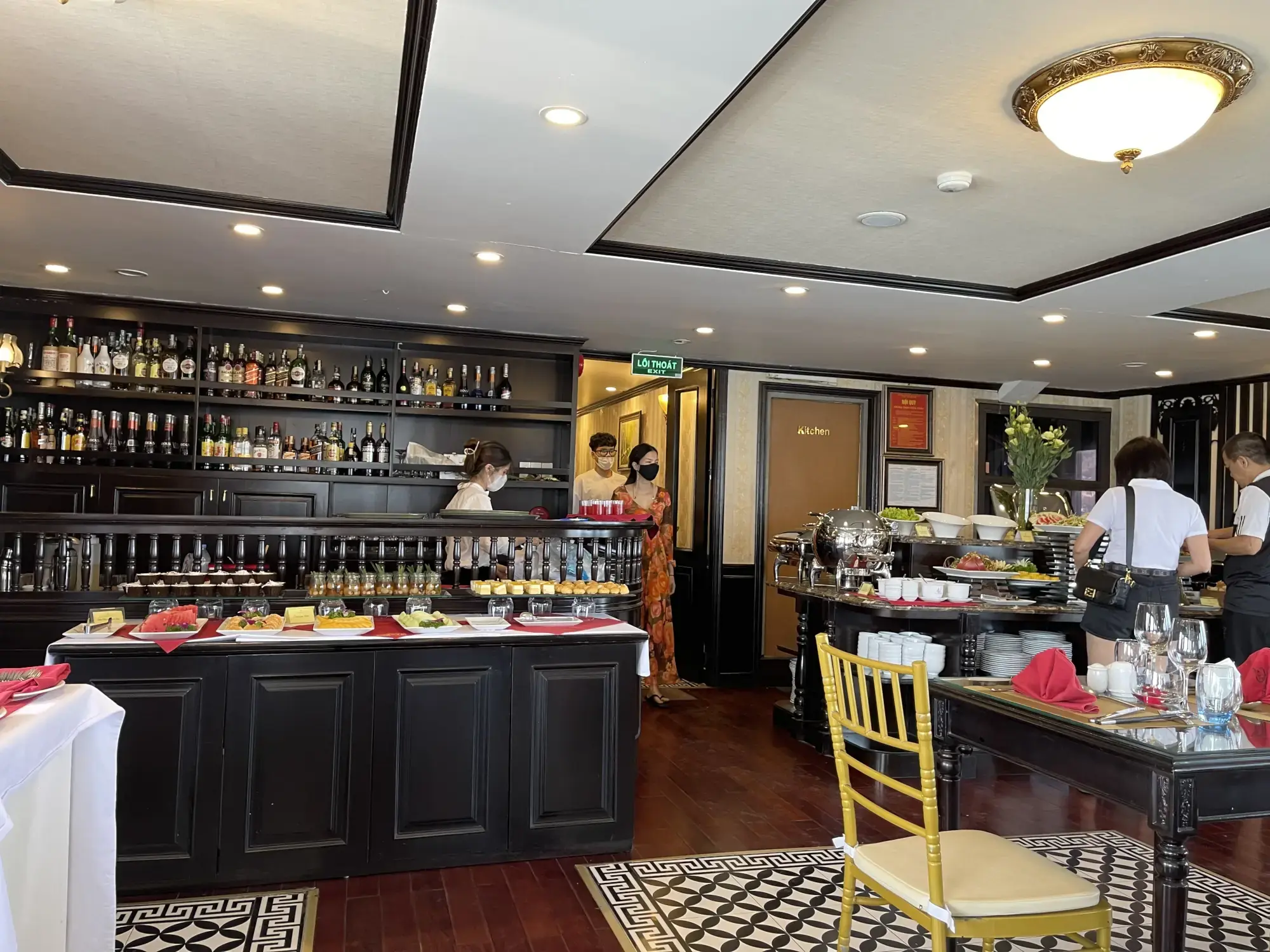 Dining Area Dining Area