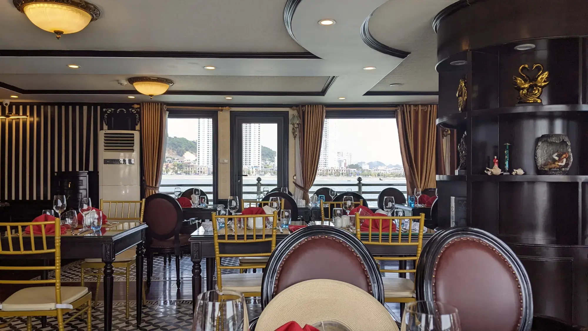 Dining Area Dining Area