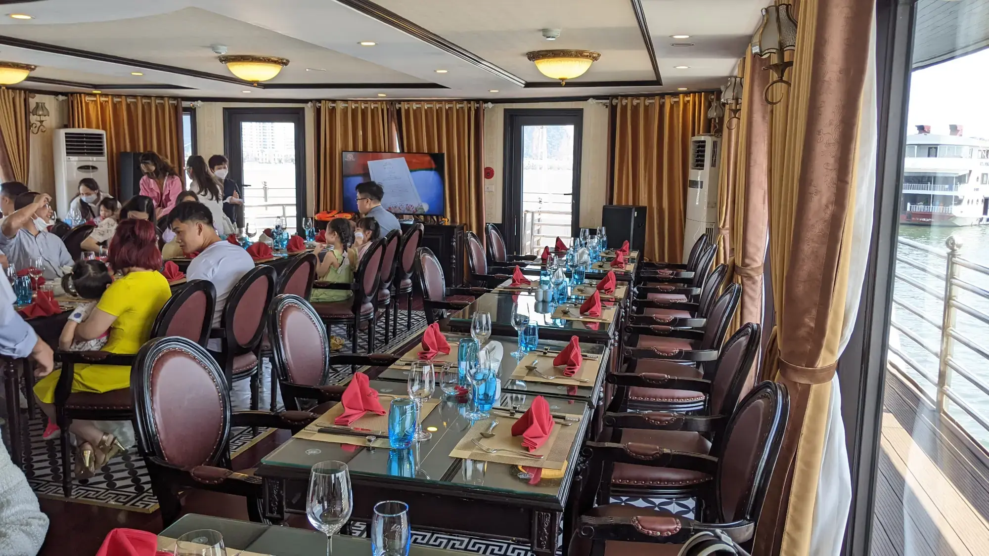 Dining Area Dining Area