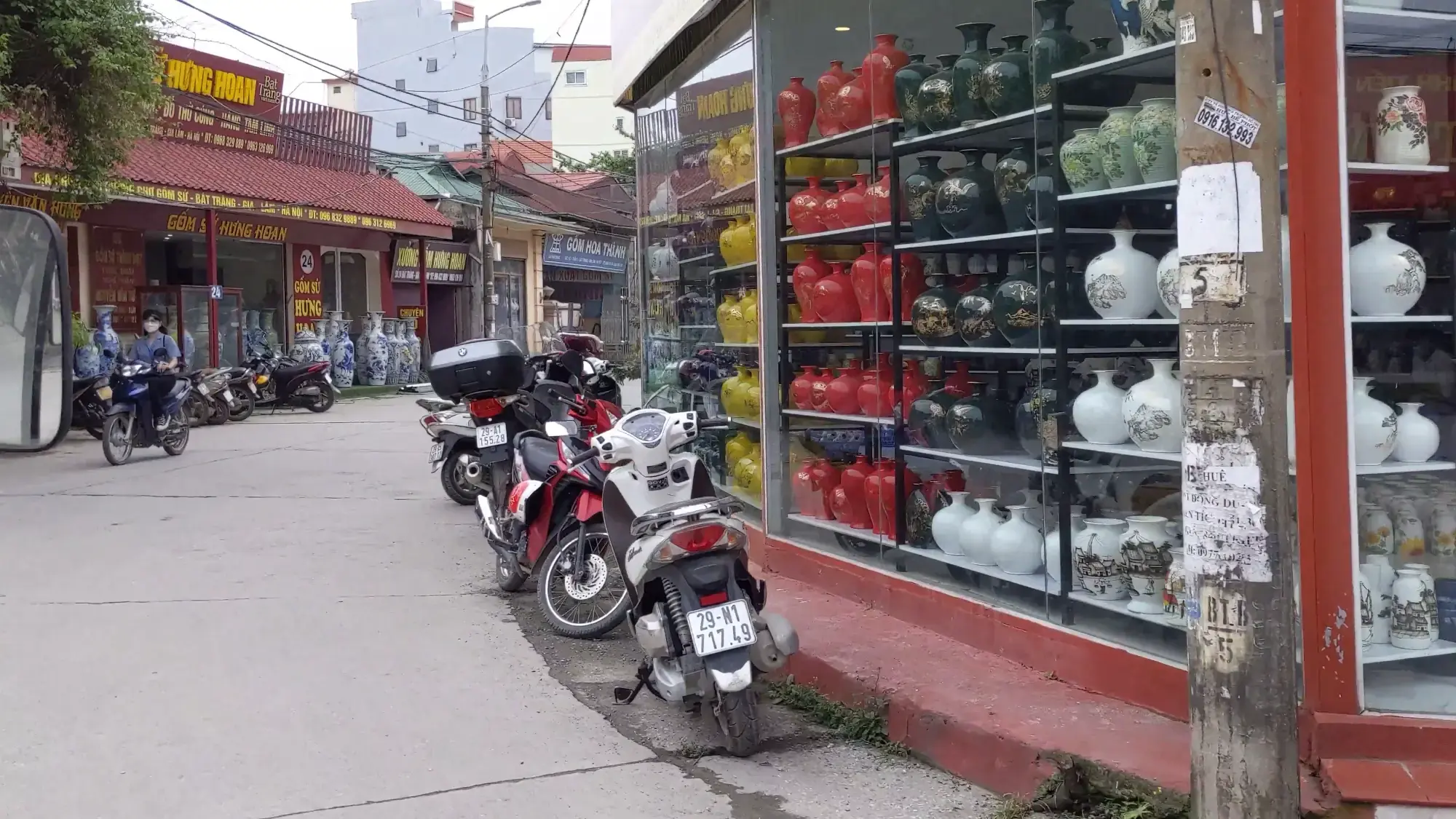 Pottery stores Pottery stores