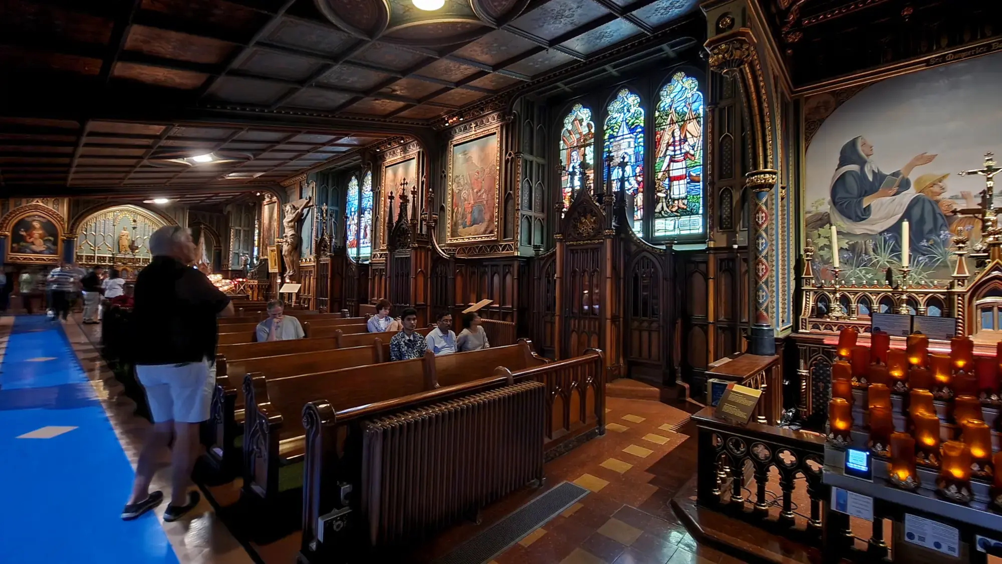 Note-Dame Basilica Interior Note-Dame Basilica Interior