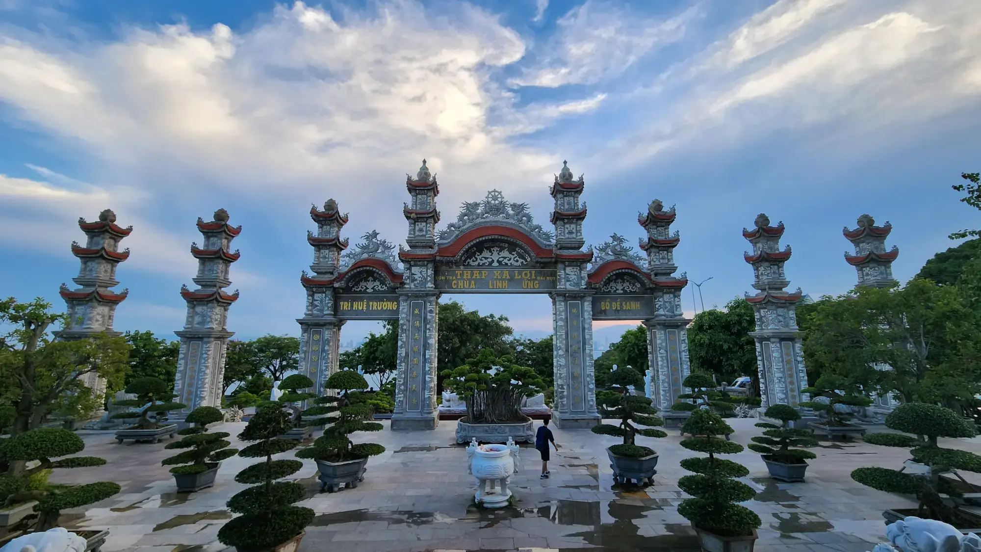 Linh Ung Pagoda - Stupa Linh Ung Pagoda - Stupa