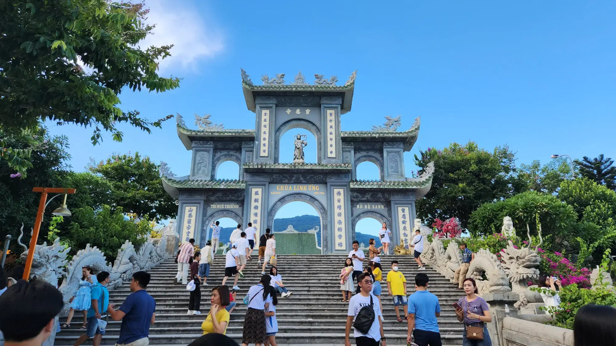 Linh Ung Pagoda - Main Gate Linh Ung Pagoda - Main Gate