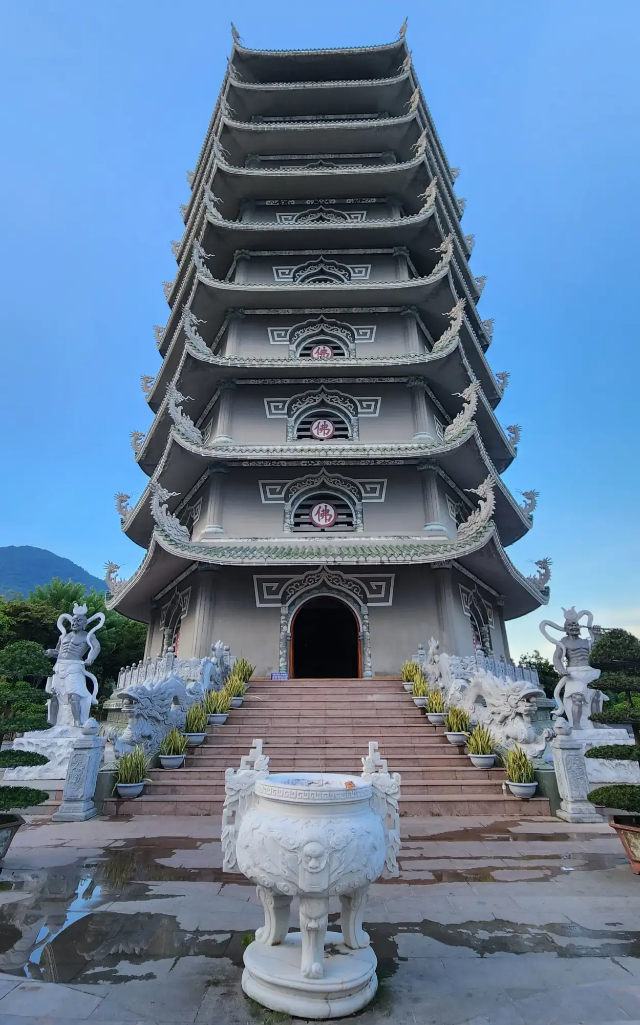 Linh Ung Pagoda - Stupa Linh Ung Pagoda - Stupa