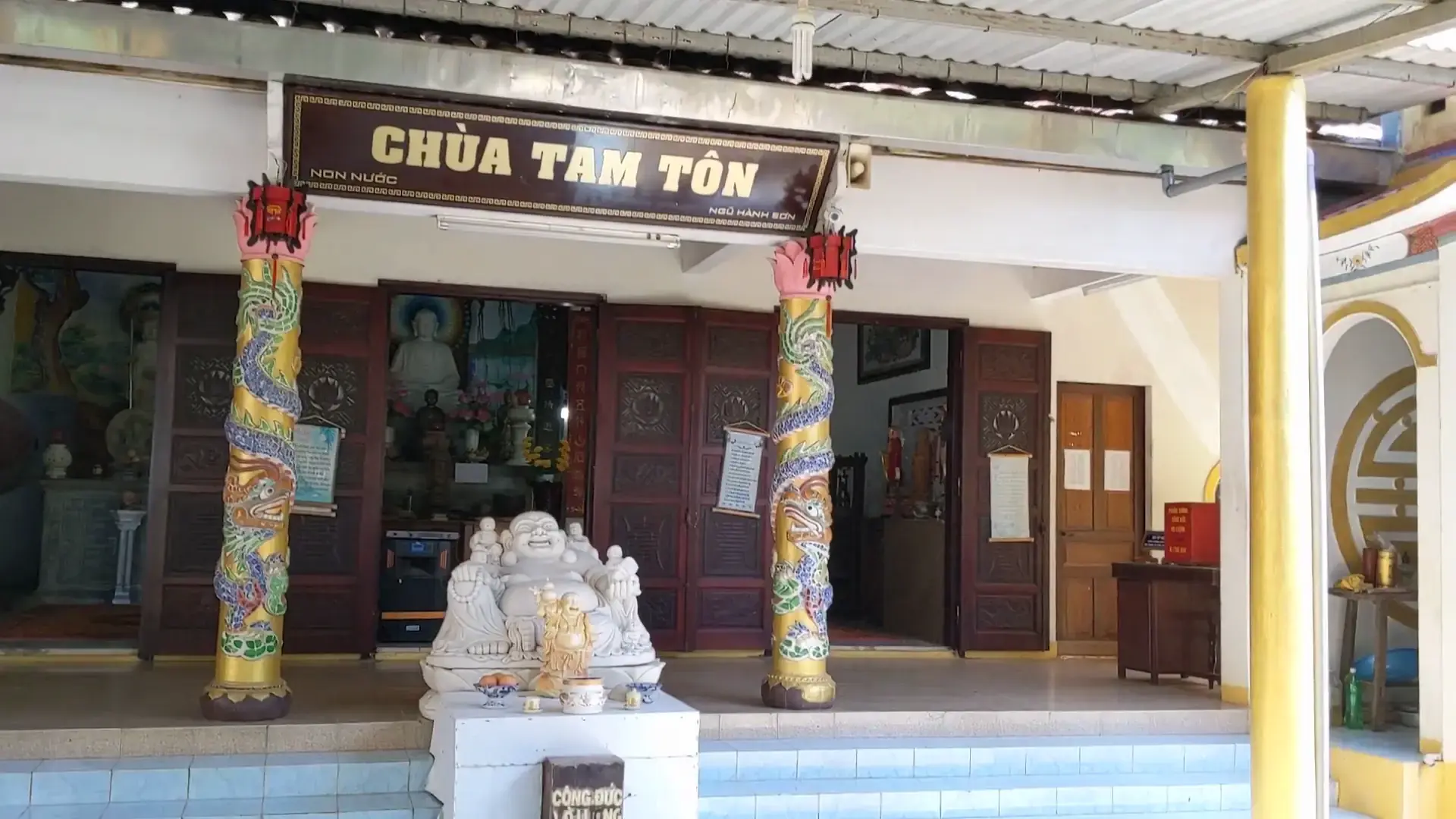 Marble Mountains - Chùa Tam Tôn Marble Mountains - Chùa Tam Tôn