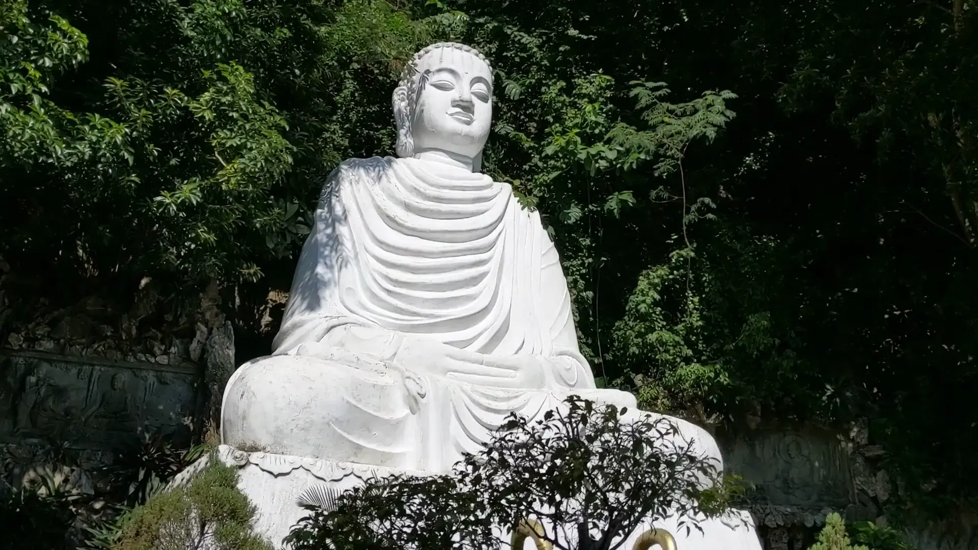 Marble Mountains - Chùa Linh Ứng Marble Mountains - Chùa Linh Ứng