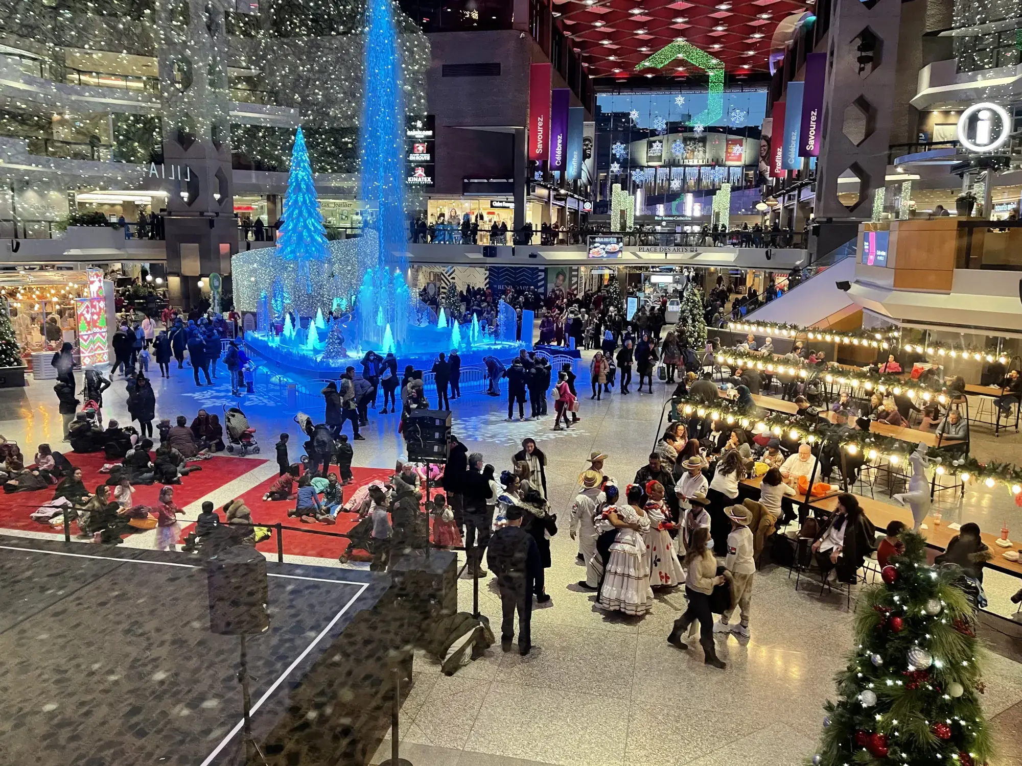 Complex Desjardins Mall Complex Desjardins Mall