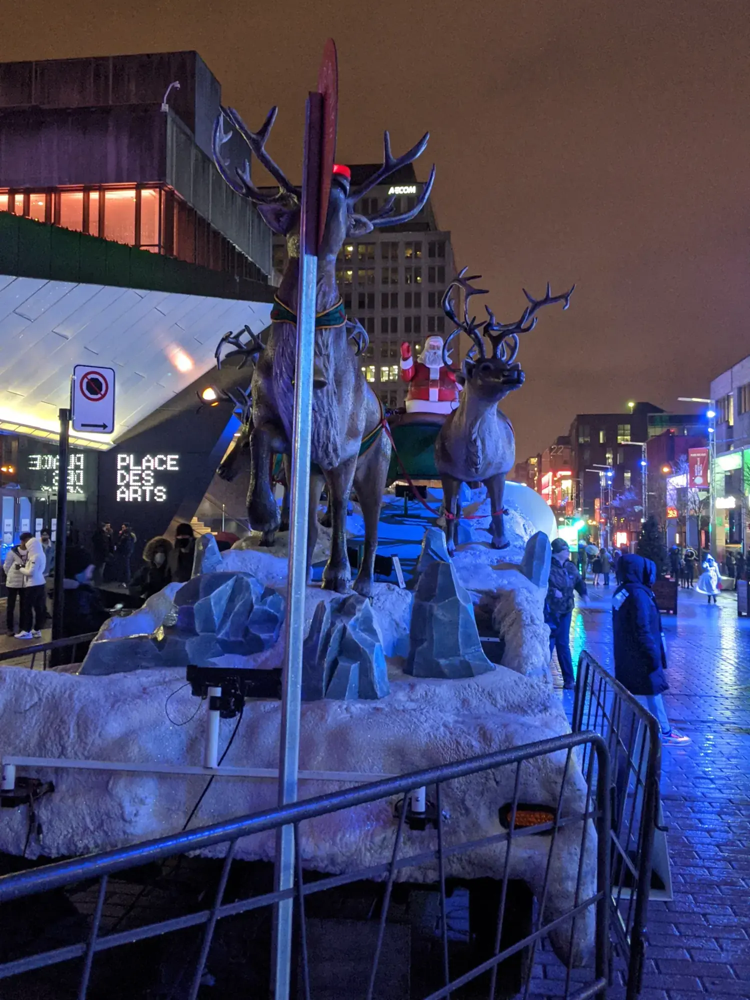 Quartier des Spectacles Christmas Market Quartier des Spectacles Christmas Market