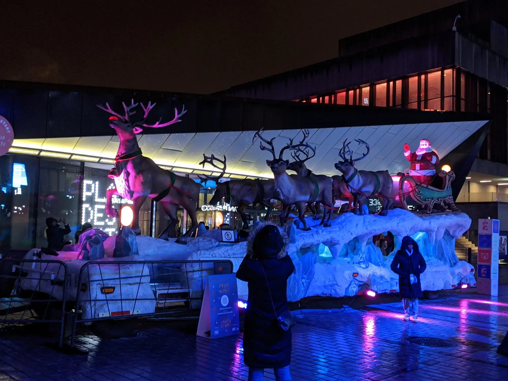 Quartier des Spectacles Christmas Market Quartier des Spectacles Christmas Market