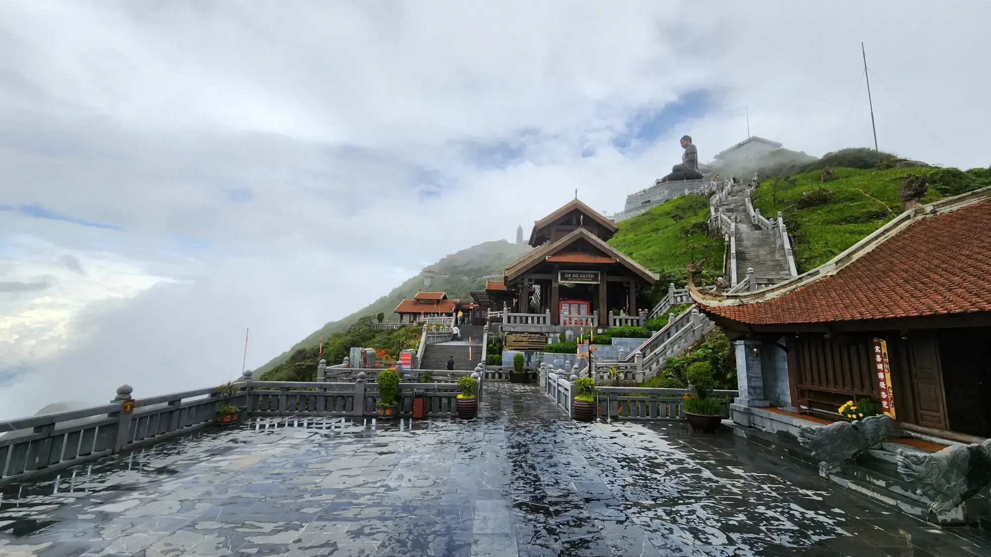 Pagoda area looking towards the funicular Pagoda area looking towards the funicular
