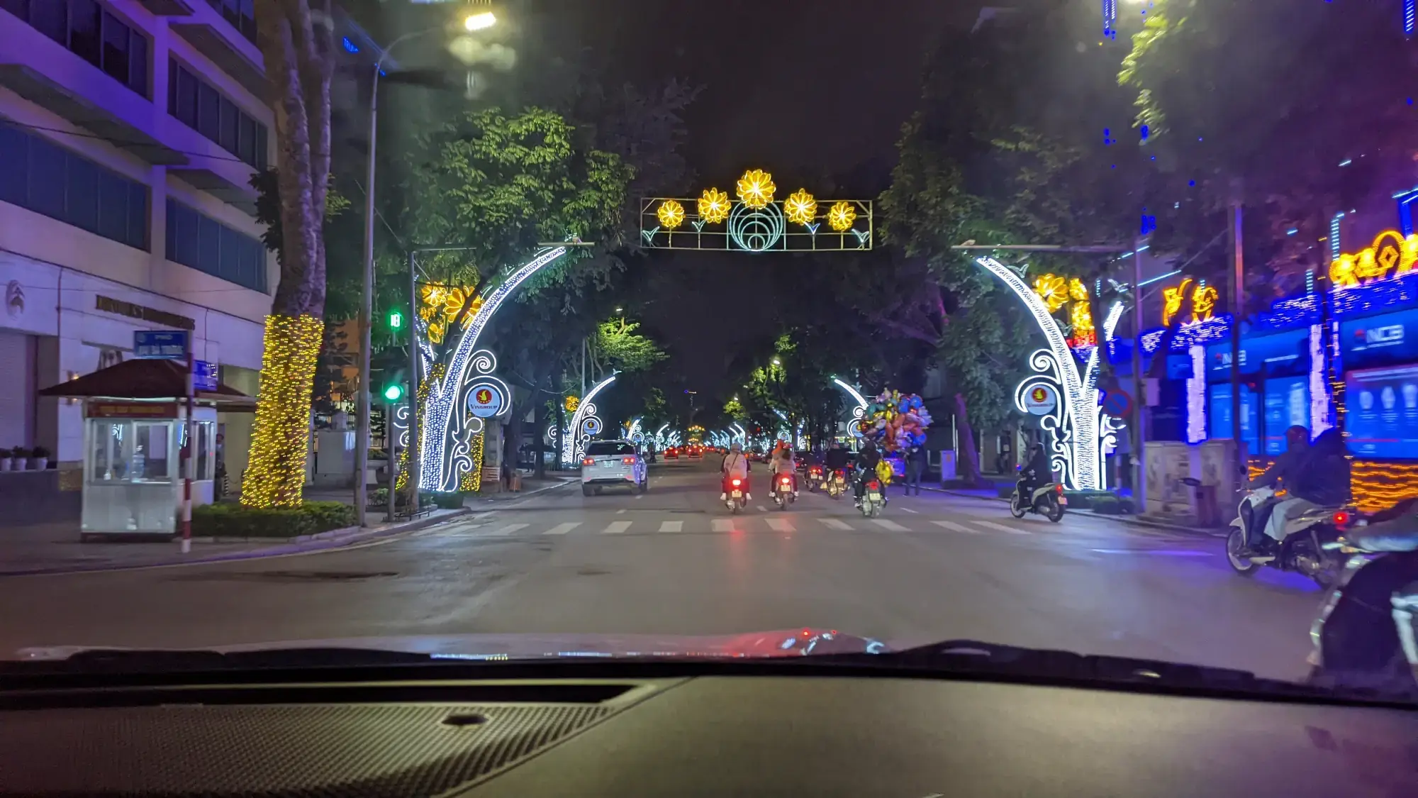 Hoan Kiem decorations Hoan Kiem decorations