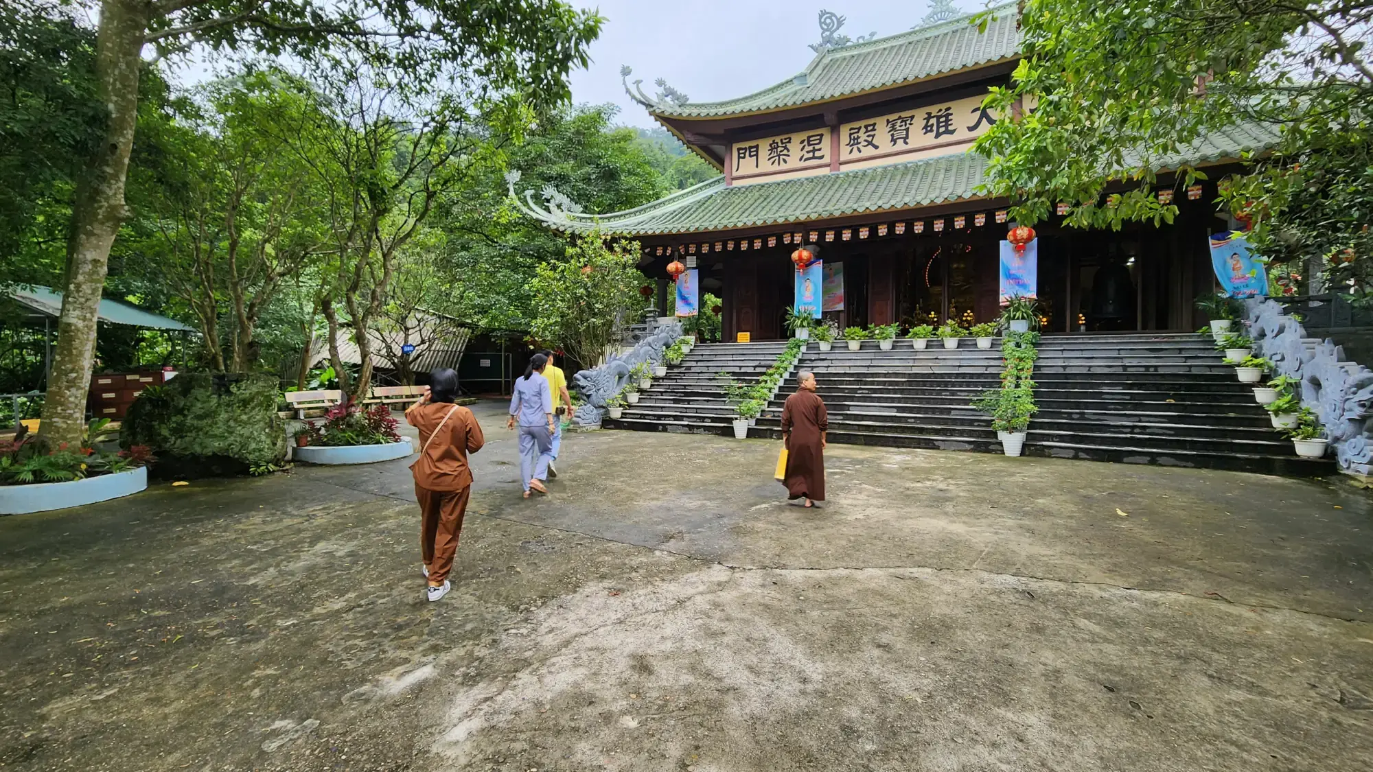 Tan Vien Pagoda - main temple Tan Vien Pagoda - main temple