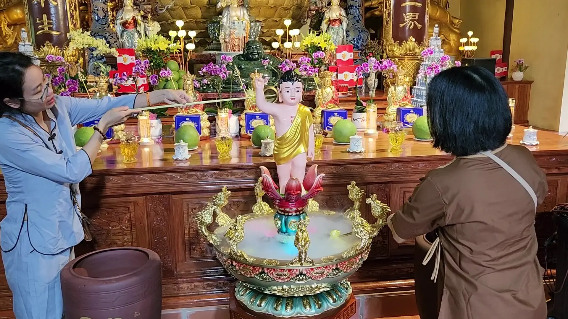 Tan Vien Pagoda - main temple Tan Vien Pagoda - main temple