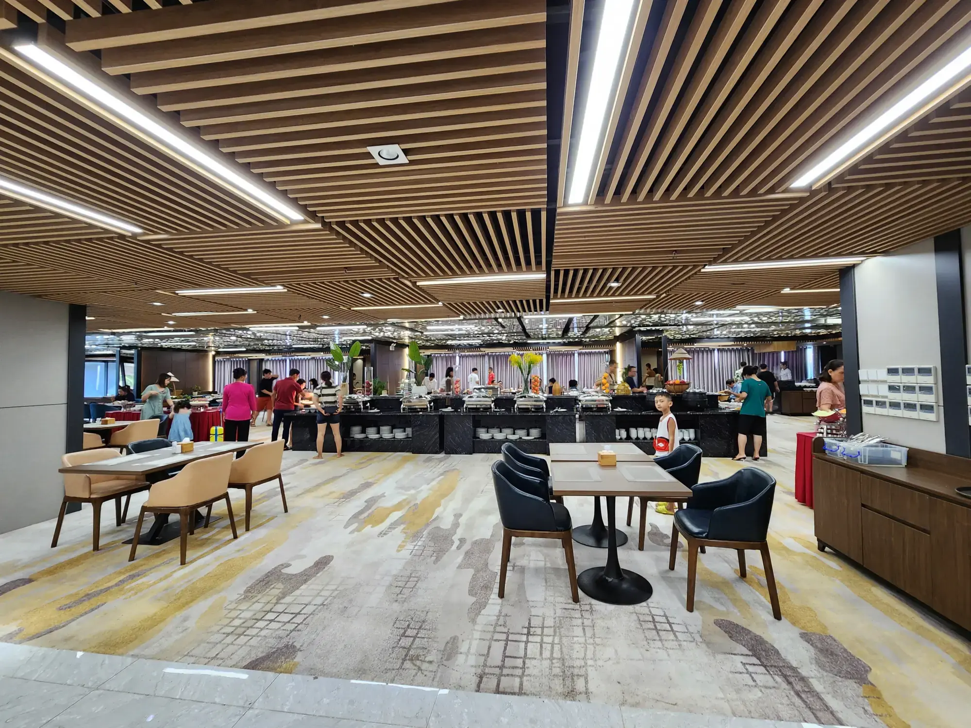 The Main Restaurant at the Ramada by Wyndham Ha Long Bay The Main Restaurant at the Ramada by Wyndham Ha Long Bay