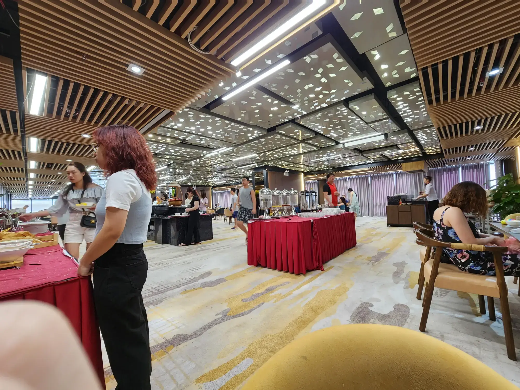 The Main Restaurant at the Ramada by Wyndham Ha Long Bay The Main Restaurant at the Ramada by Wyndham Ha Long Bay